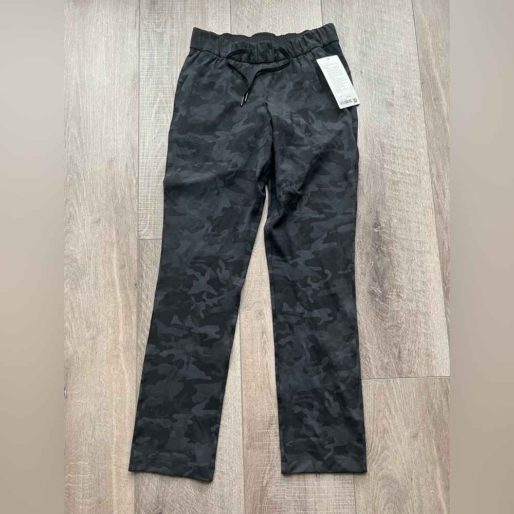 Lululemon On the Fly Pant Full Length in Incognito Camo Multi Grey Size 6